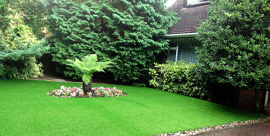 artificial lawn with patio and borders